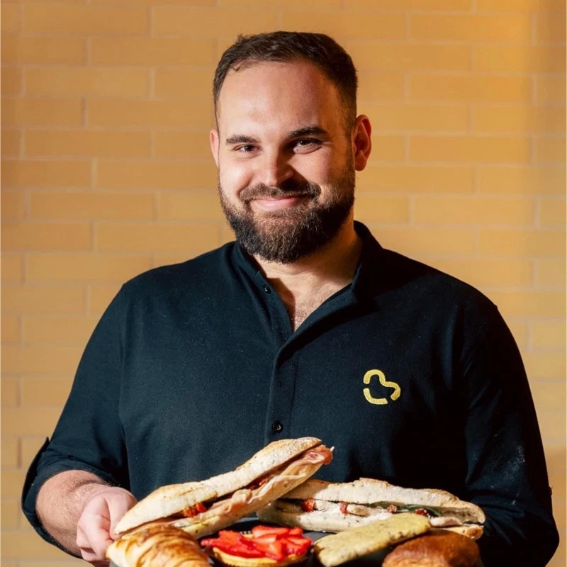 Kilian Calvairac gérant La Mie Câline boulangerie Creysse