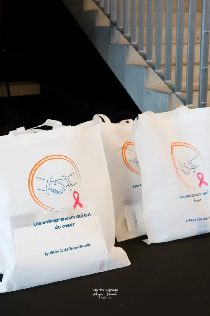 Les sacs de l’événement « Les entrepreneurs qui ont du cœur », by BBE24-33 et l’Espace Étincelle